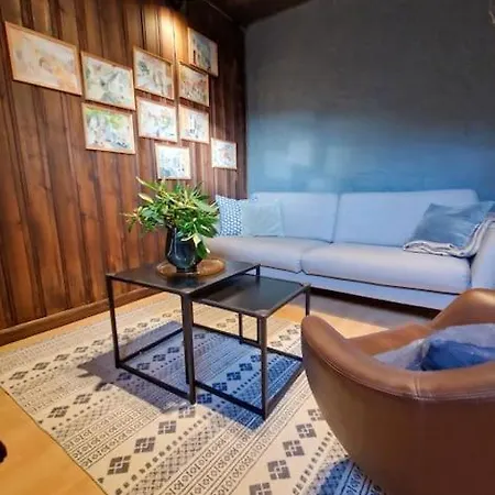 Cosy Ground Floor With Three Bedrooms Lejlighed Bergen