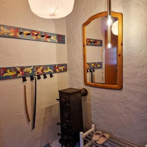 Cosy Ground Floor With Three Bedrooms *