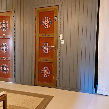 アパート Cosy Ground Floor With Three Bedrooms ベルゲン