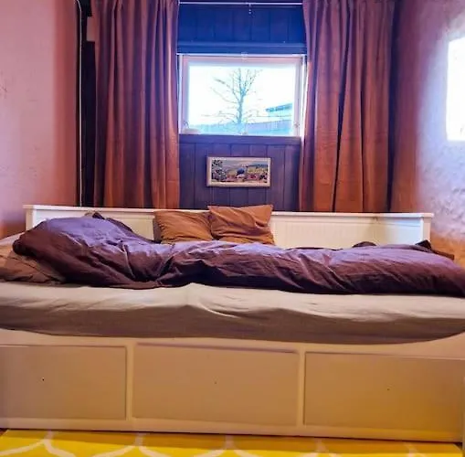 Apartament Cosy Ground Floor With Three Bedrooms *