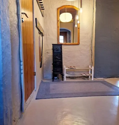 Apartman Cosy Ground Floor With Three Bedrooms *