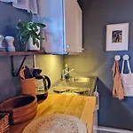 Lägenhet Cosy Ground Floor With Three Bedrooms Bergen