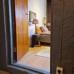 Lägenhet Cosy Ground Floor With Three Bedrooms Bergen