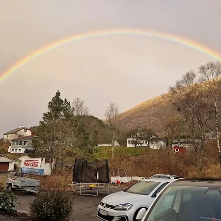 Apartman Cosy Ground Floor With Three Bedrooms *